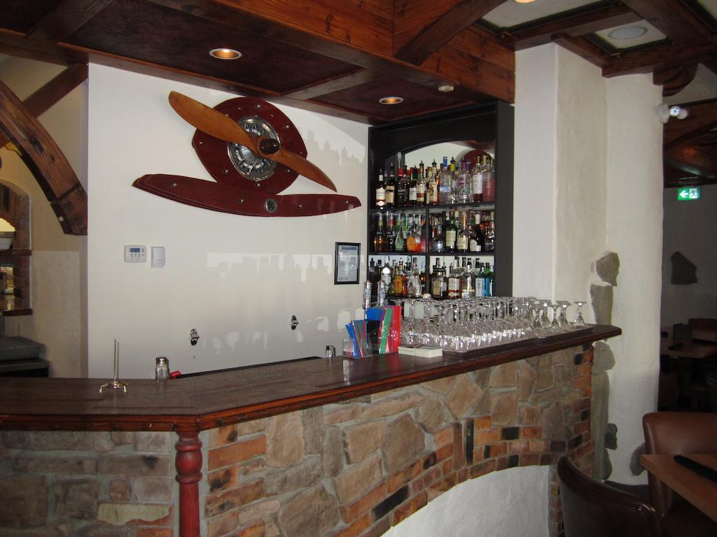 The Pine Inn Chetwynd Eksteriør billede